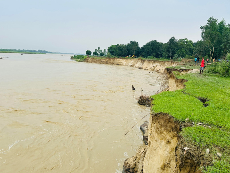 बस्ती पस्दैछ बलान नदीको बाढी