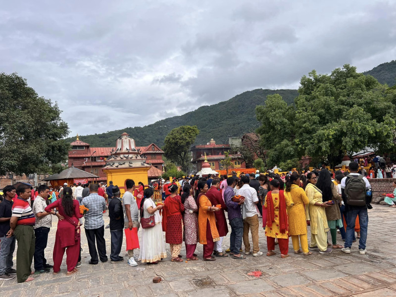 बूढानीलकण्ठमा भक्तजनको भीड [तस्बिरहरू]