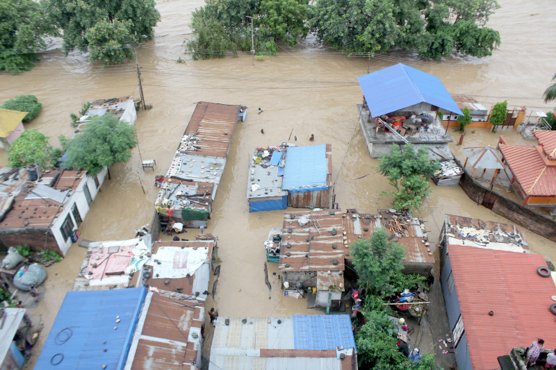 नारायणीको बाढी बस्तीमा पस्यो, चार सयजनालाई सुरक्षित स्थानमा सारियो