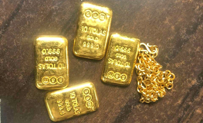 विमानस्थलबाट १०० किलो सुन बरामद, तीन पक्राउ