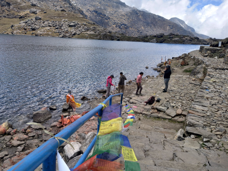 गोसाइँकुण्डमा भक्तजनहरूको चहलपहल बढ्दो, कसरी पुग्न सकिन्छ गोसाइँकुण्ड ?