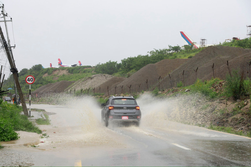निरन्तरको वर्षापछि काठमाडौं अस्तव्यस्त