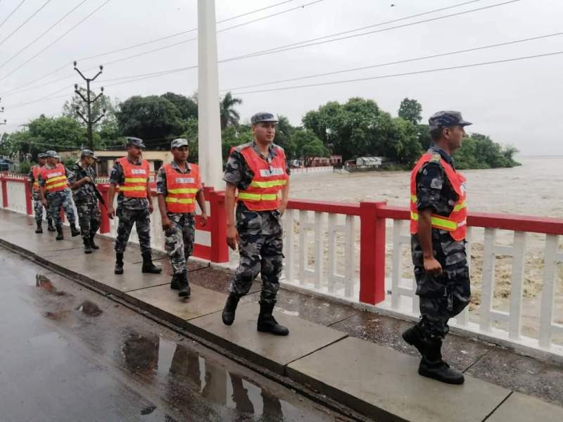 नदीमा पानीको सतह बढेपछि कोशी ब्यारेजका ३९ ढोका खोलियो, सतर्क रहन सुरक्षा निकायको आग्रह