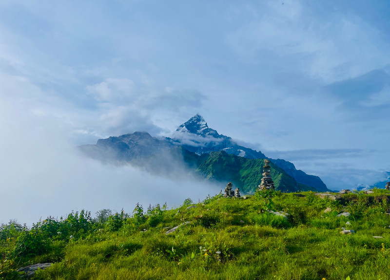 माछापुच्छ्रे हिमालको मनमोहक दृष्य