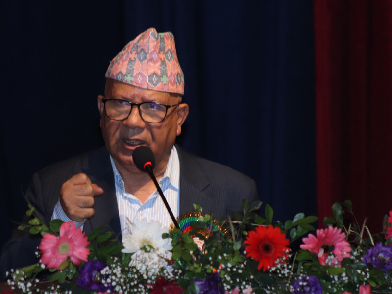 प्रचण्डलाई माधवको सुझाव– ख्याल गर्नुस्, संसद् विघटन ठिक छ भन्नेले भोलि फेरि गर्दिएलान्