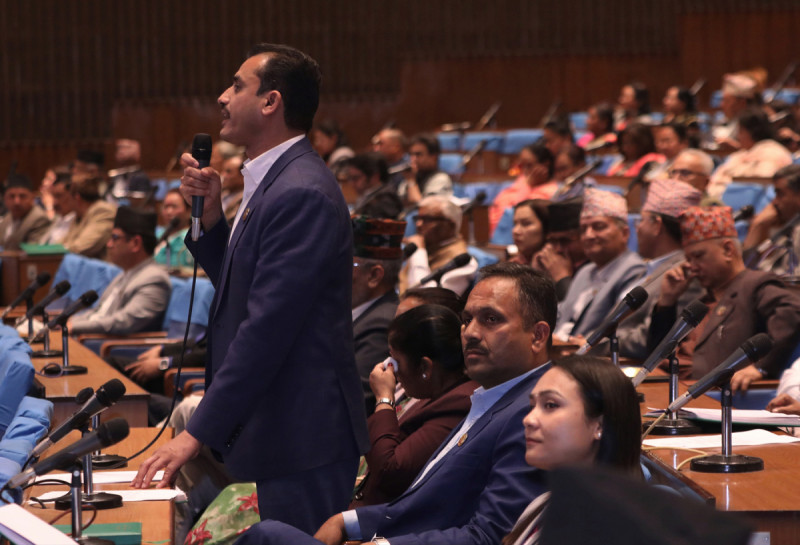 ओली–देउवा भेटले झस्किएको माओवादीले भन्यो– भेट हुँदैमा सत्तामा उलटफेर आइहाल्दैन