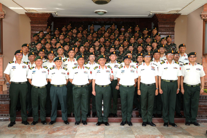 प्रधान सेनापतिद्वारा दर्ज्यानी चिह्न प्रदान