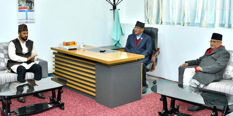 प्रधानमन्त्री प्रचण्ड, ओली र लामिछाने छलफलमा