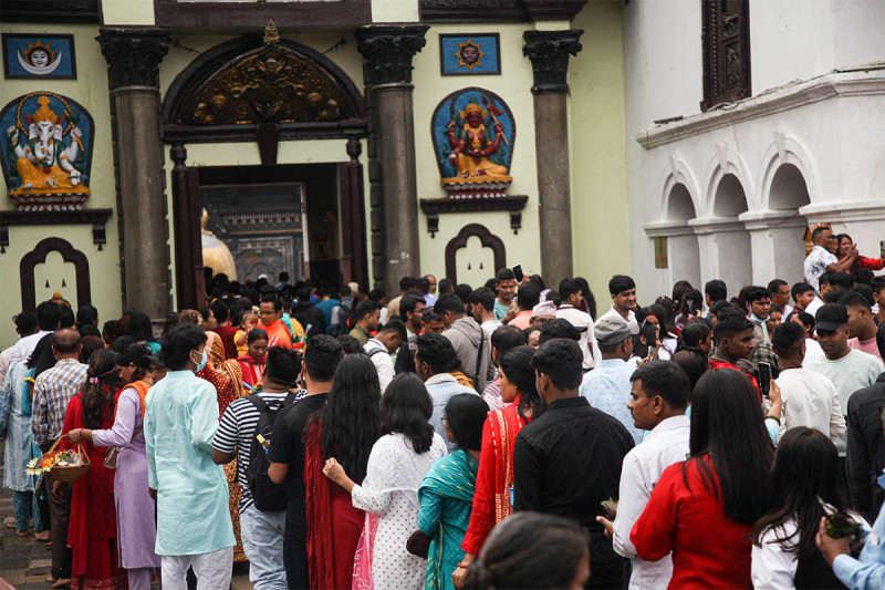 पशुपतिमा भक्तजनको भिड