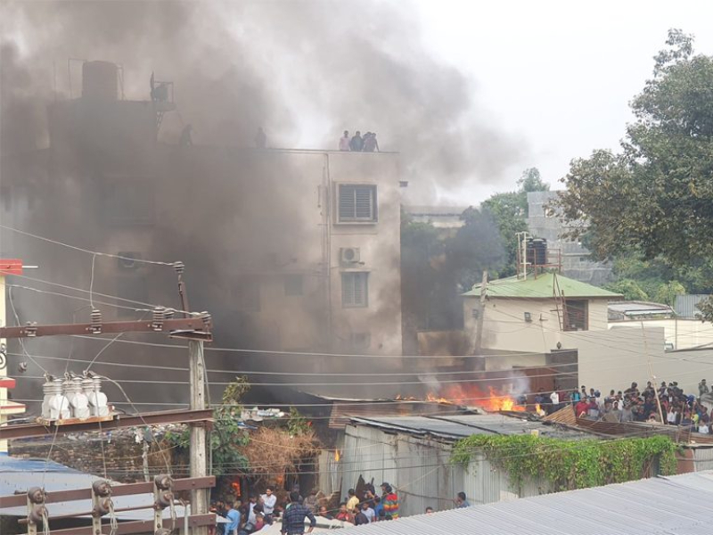 कवाडी गोदाममा आगलागी : मृत्यु हुनेको संख्या तीन पुग्यो, आगलागीको कारण चुरोट