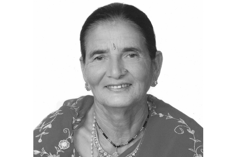 एमाले नेतृ एवं गायिका कोमल ओलीलाई मातृ शोक