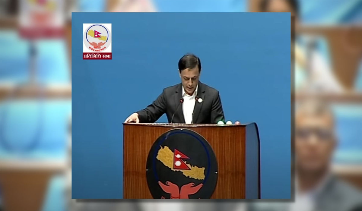 ससंद्को खाली कुर्सी हेर्दै सांसद अर्यालले भने– रोष्ट्रममा आएर बोल्नु रोष्ट्रमकै अपमान गरे जस्तो