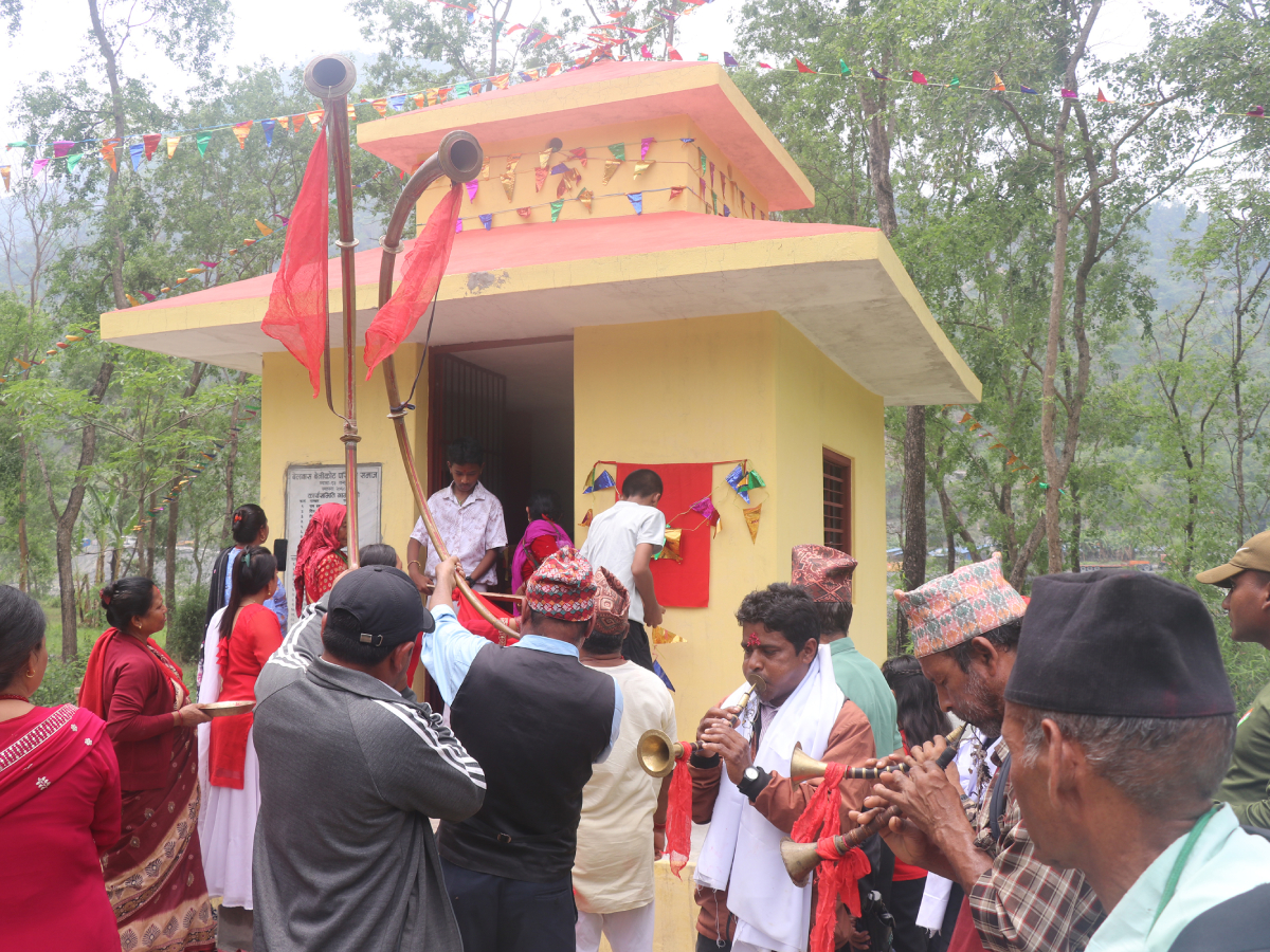 दुर्गा मन्दिरः दलित समुदायले बनाए, गैरदलितले सघाए