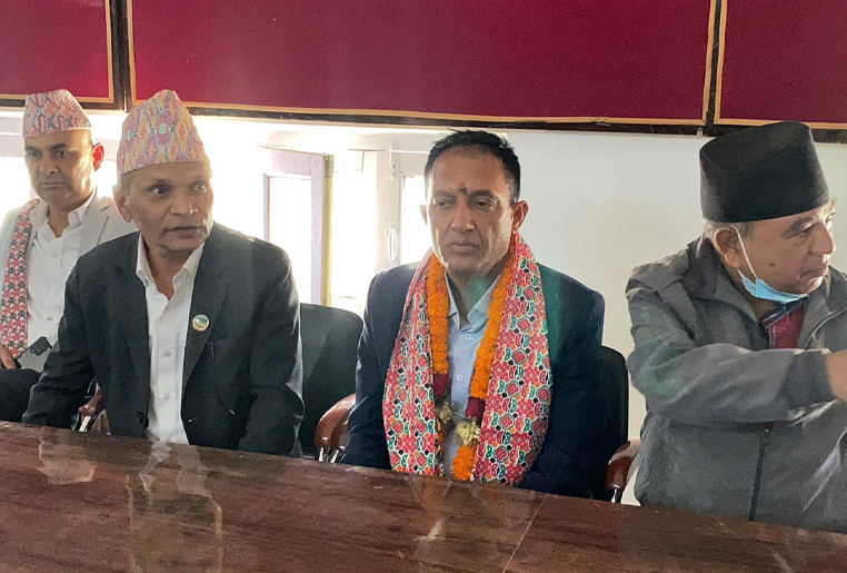 कांग्रेसका गोविन्द भट्टराईले गरे तनहुँ–१ मा उम्मेदवारी दर्ता