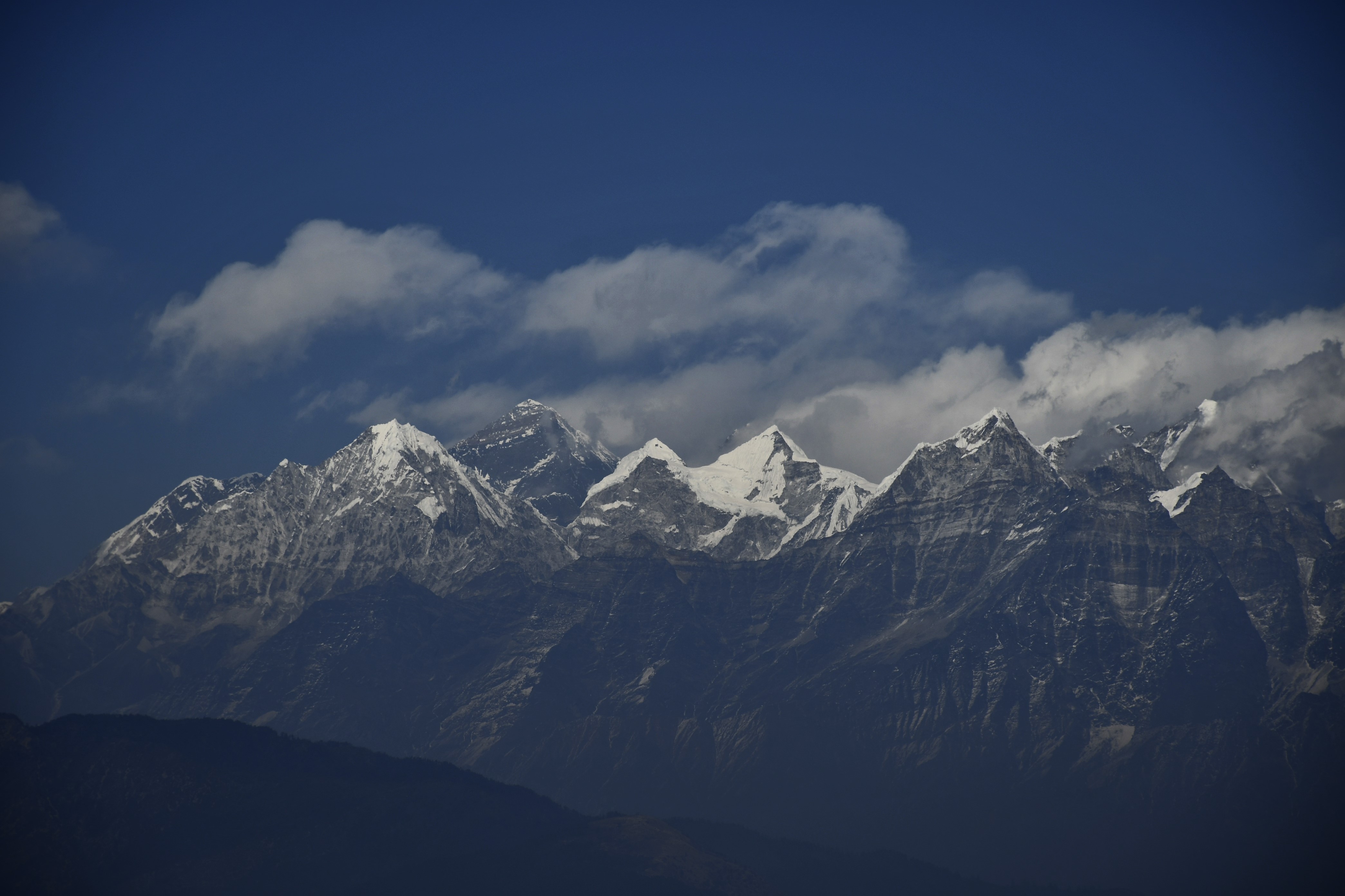 यसरी कालापत्थर बन्दैछन् हिमाल [तस्बिरहरू]