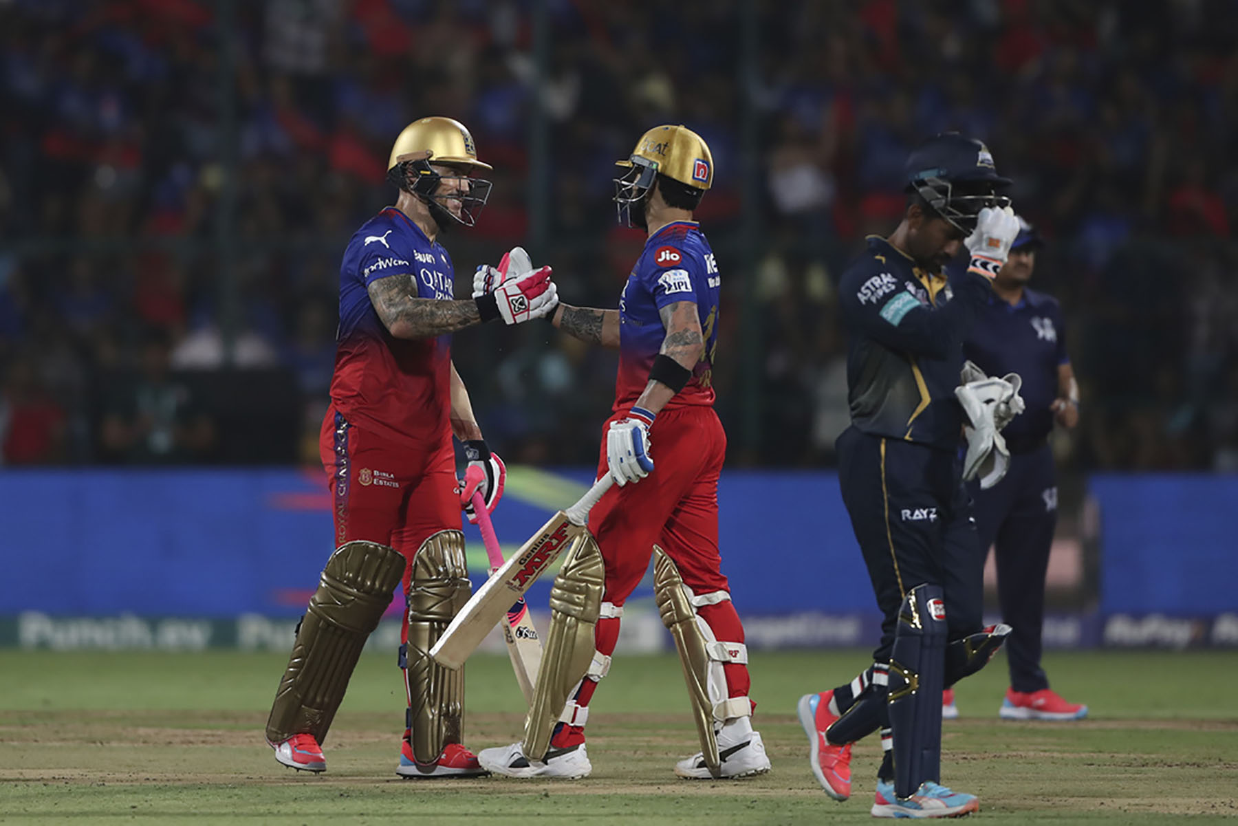 आरसीबीसँग गुजरात ४ विकेटले पराजित