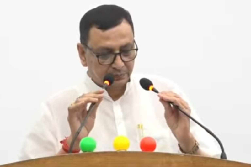 विश्वासको मतका लागि मुख्यमन्त्री यादवले राखे प्रस्ताव, सदनमा छलफल हुँदै