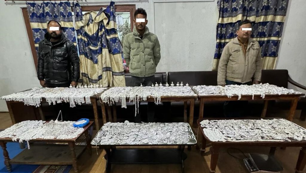 काठमाडौंबाट ४७ किलो चाँदी बरामद, ३ पक्राउ