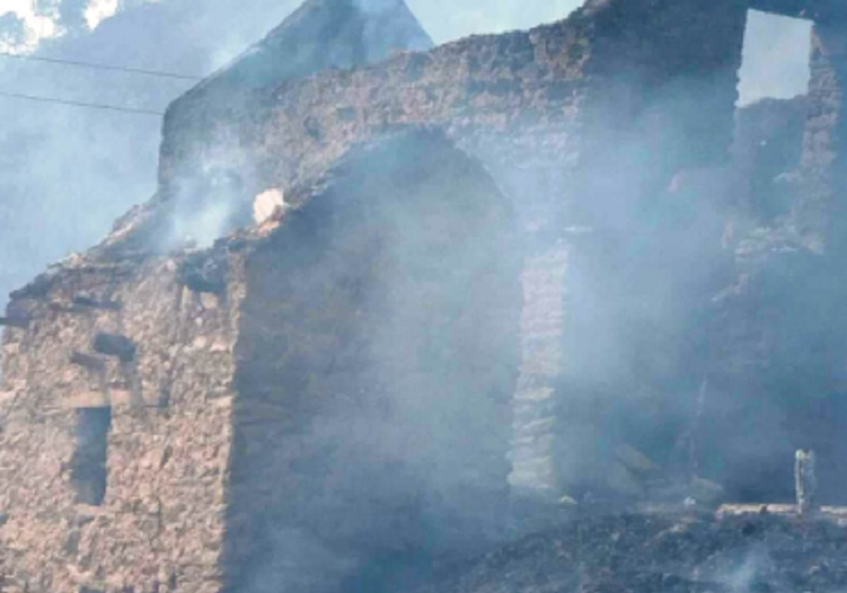 पश्चिम नवलपरासीमा आगलागी हुँदा १० घर जलेर नष्ट
