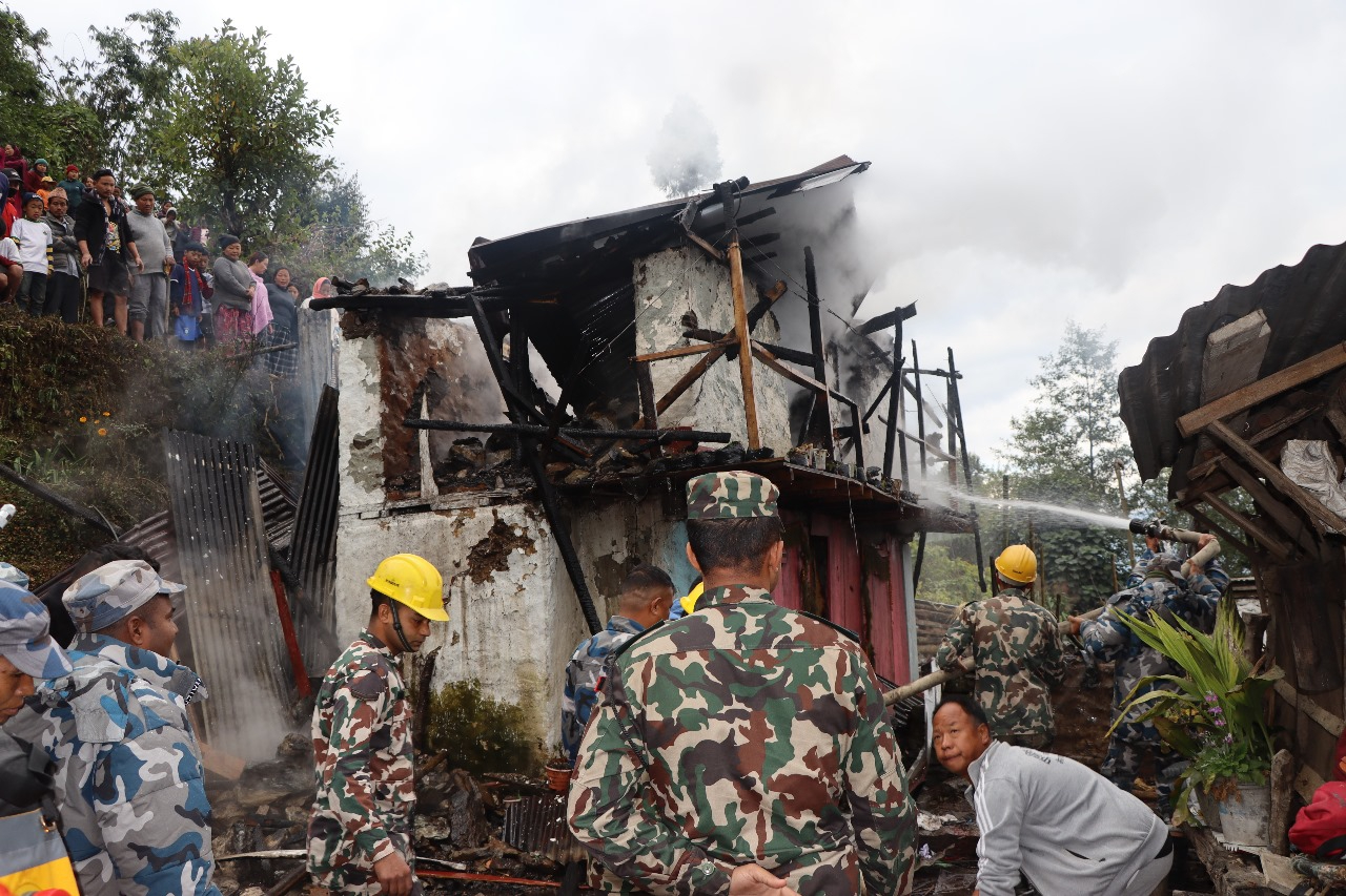 फुङ्लिङमा आगलागी, पाँच लाख बराबरको क्षति