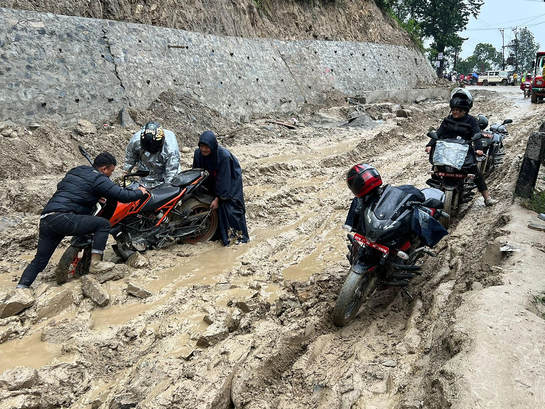 अरनिको राजमार्ग एकतर्फी सञ्चालन