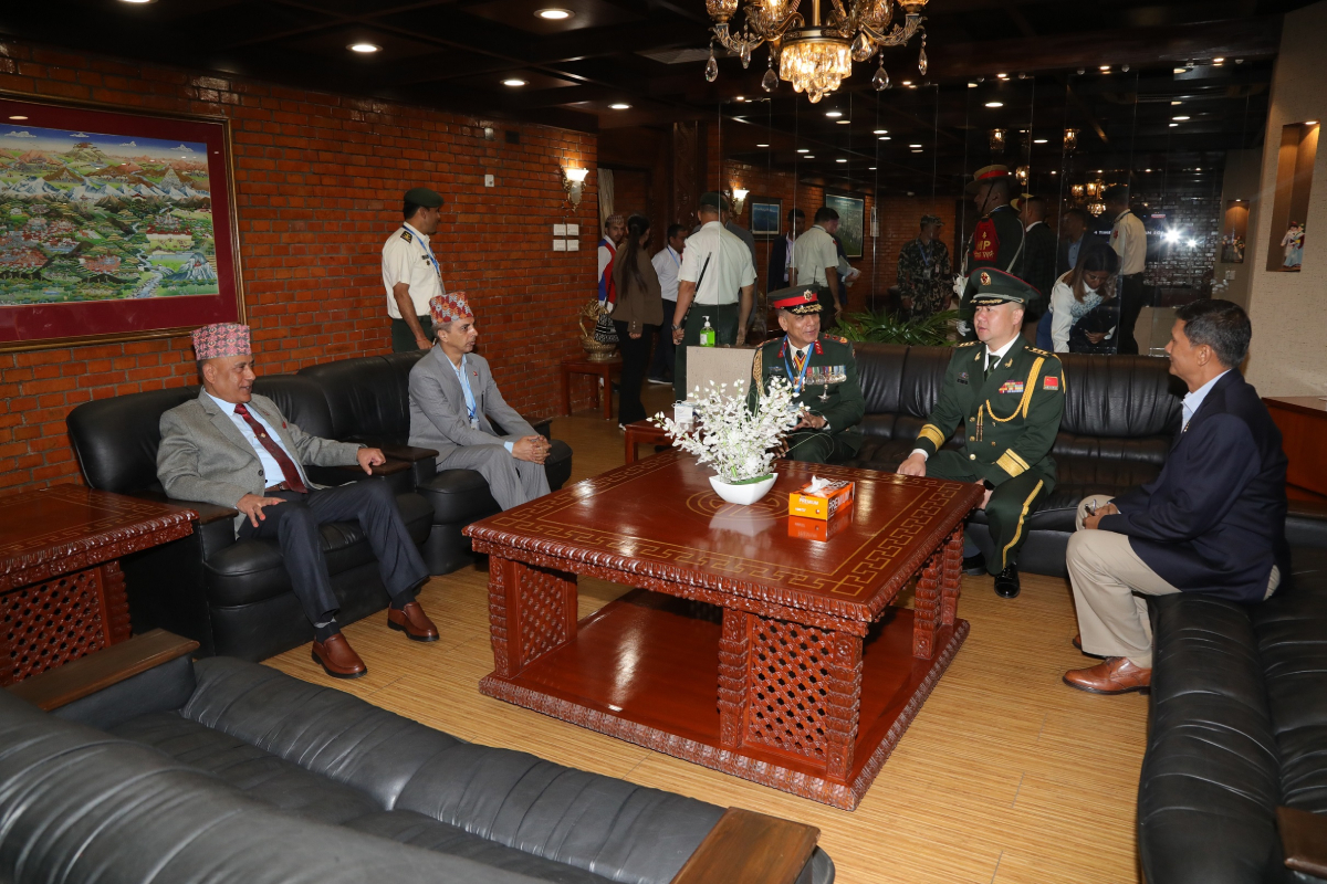 army-chief-china-visit-4-1698392929.jpg