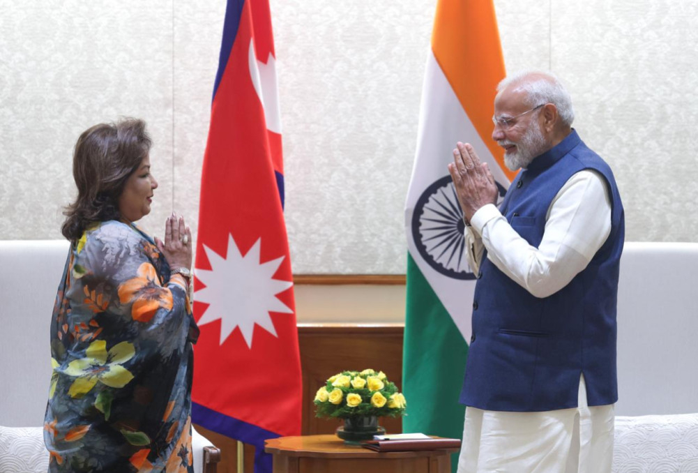 परराष्ट्रमन्त्री राणाले भारतका प्रधानमन्त्री मोदीसँग भेटिन्, दिइन् नेपाल भ्रमणको निम्तो