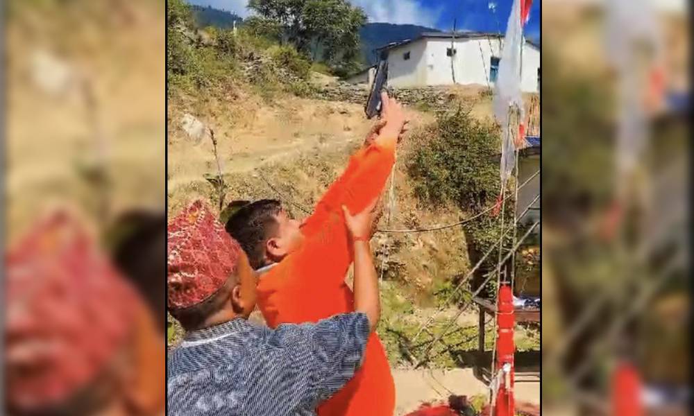 असईले अरुलाई पेस्तोल पड्काउन दिए, निलम्बनमा परे