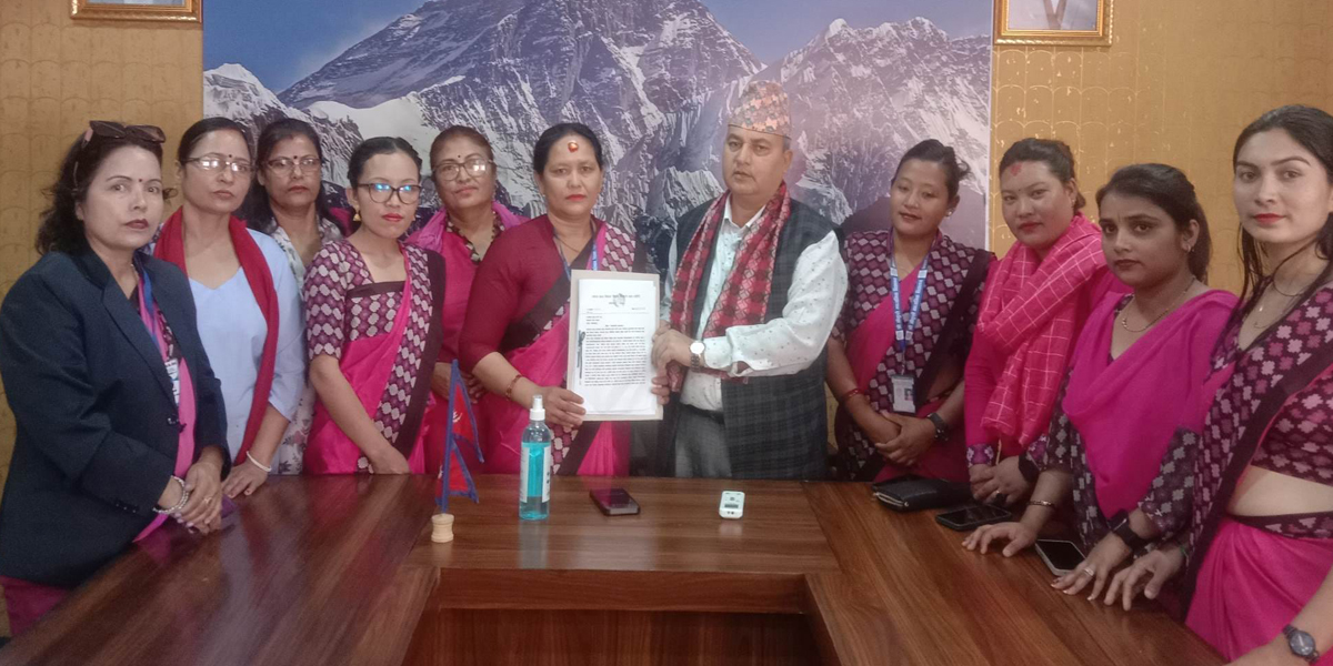 ईसीडी शिक्षकले बुझाए बाग्मती प्रदेशका मुख्यमन्त्रीलाई ध्यानाकर्षण पत्र
