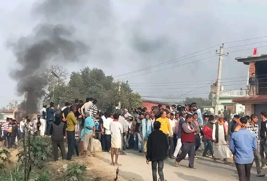 सर्लाहीको बरहथवामा झडप, प्रहरीले चलाएको गोली लागेर प्रदर्शनकारीको मृत्यु