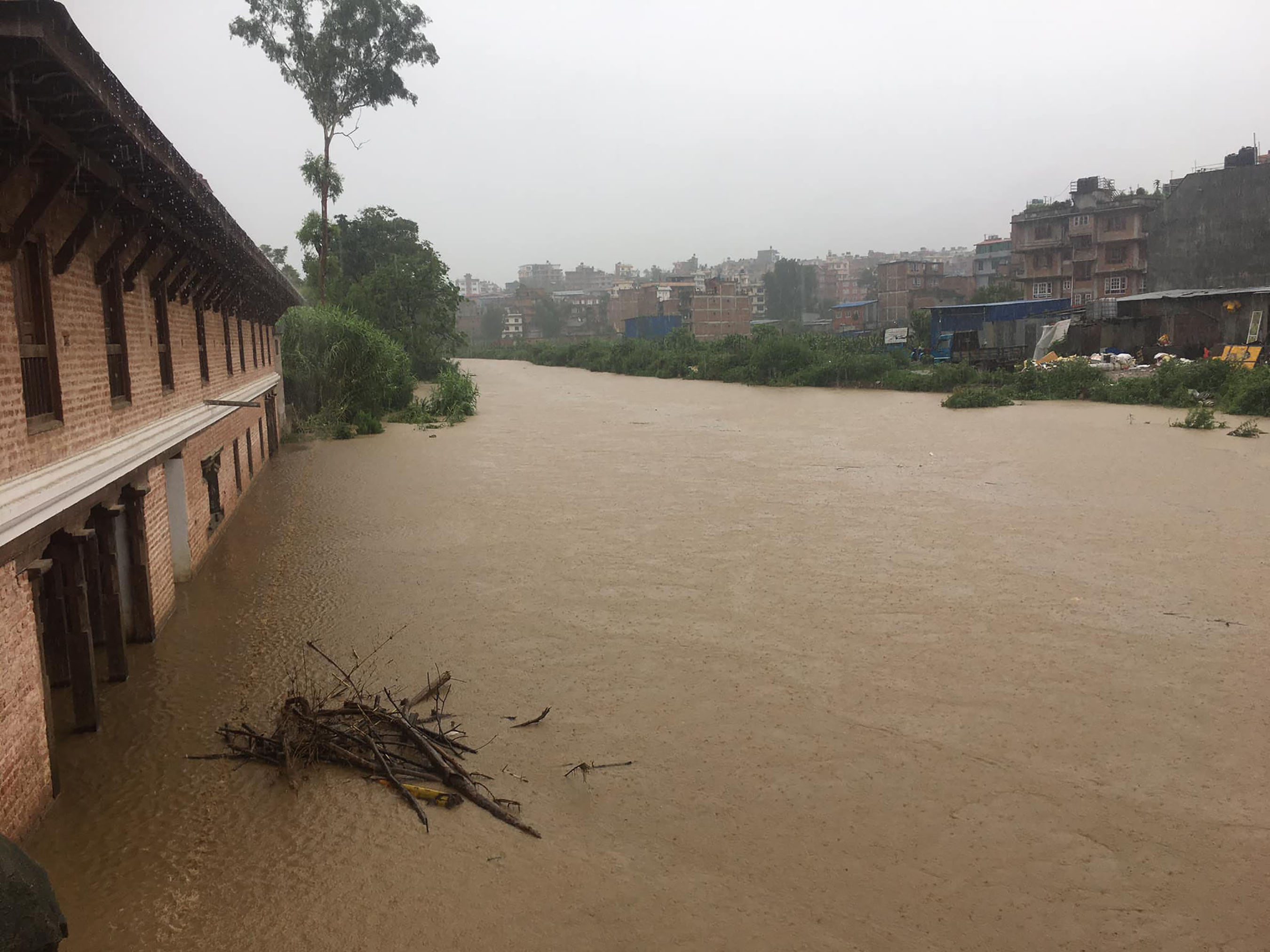 हनुमन्तेको बाढीले भक्तपुरमा डुबान, ६ सय ५० घर जोखिममा