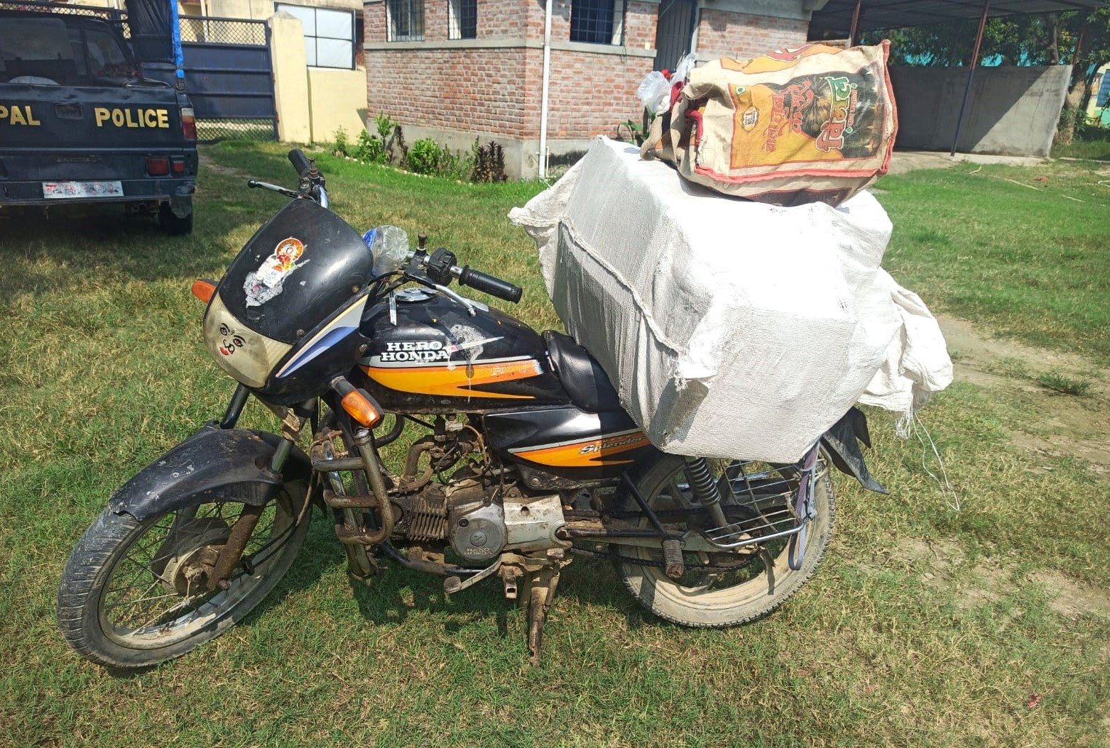 भन्सार छलीको तीन लाख बराबरको सामान बरामद