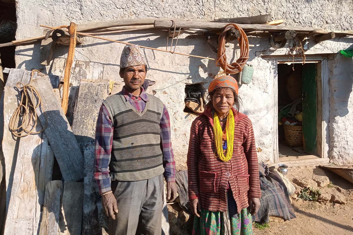 अशिक्षा र गरिबीको दुरवस्था, २६ वर्षमा १२ सन्तान !