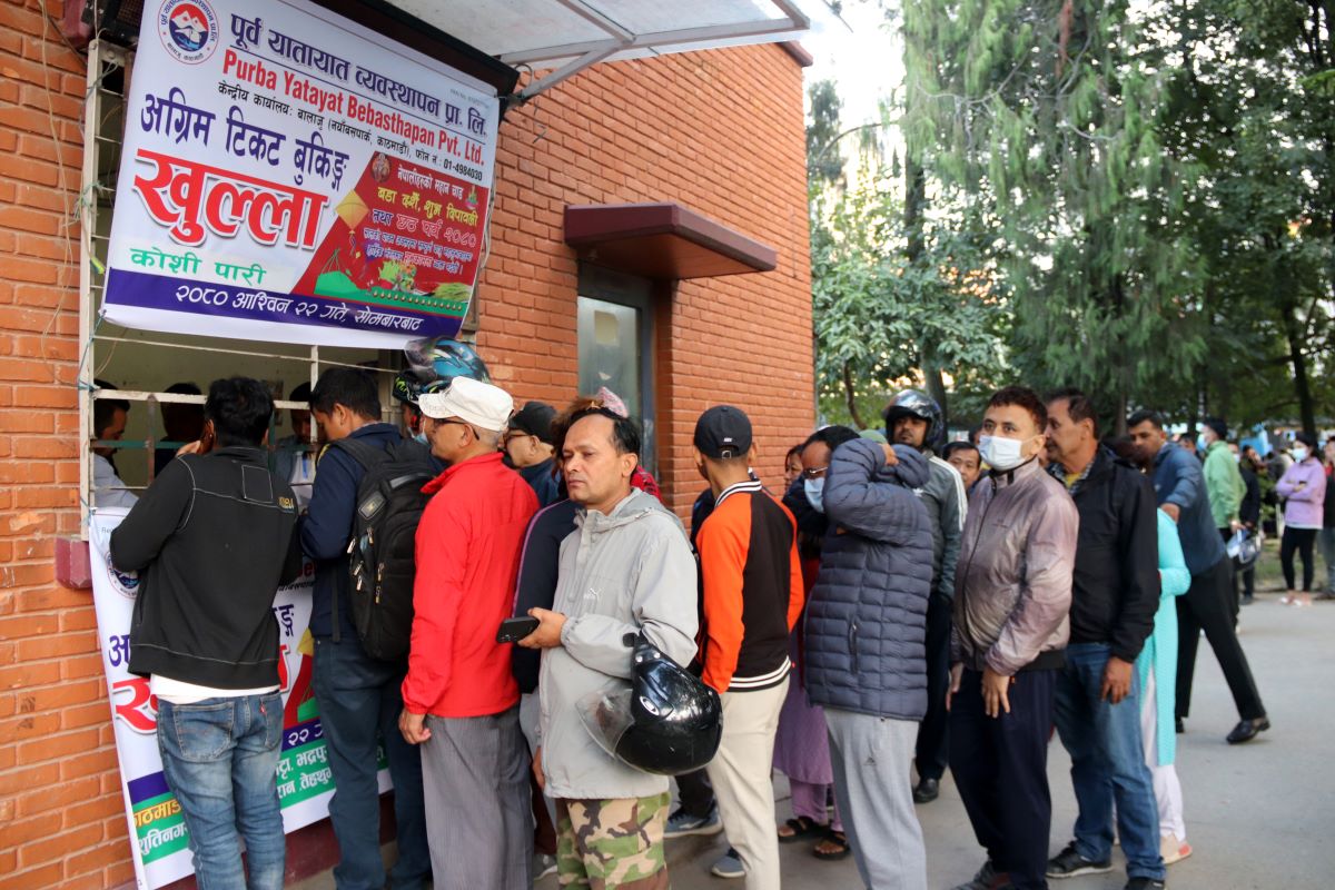 उपत्यकाबाट तीन दिनमा एक लाख ५० हजार यात्रु बाहिरिए