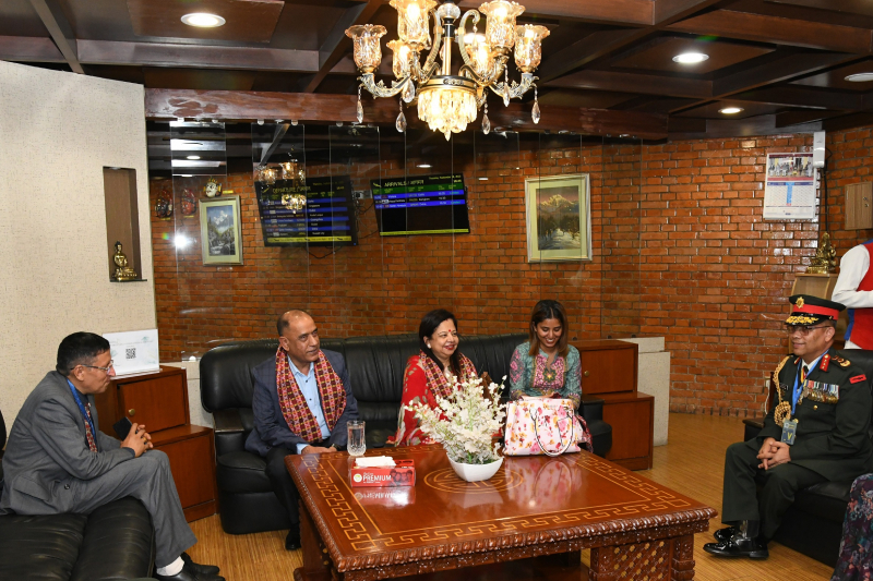 coas-sharma-at-tia-1695908723.jpg