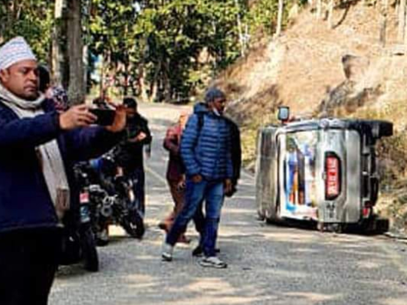 एमाले महासचिव शंकर पोखरेल चढेको गाडी दुर्घटना