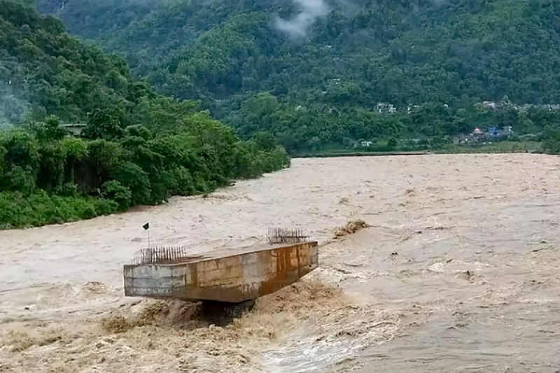 भीषण वर्षा हुन थालेको भन्दै मौसम पूर्वानुमान महाशाखाले जारी गर्यो २४ घण्टे चेतावनी