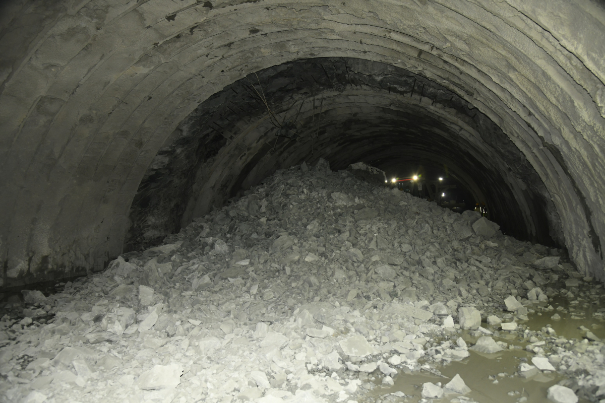 fast-track-tunnel-1716561930.jpg