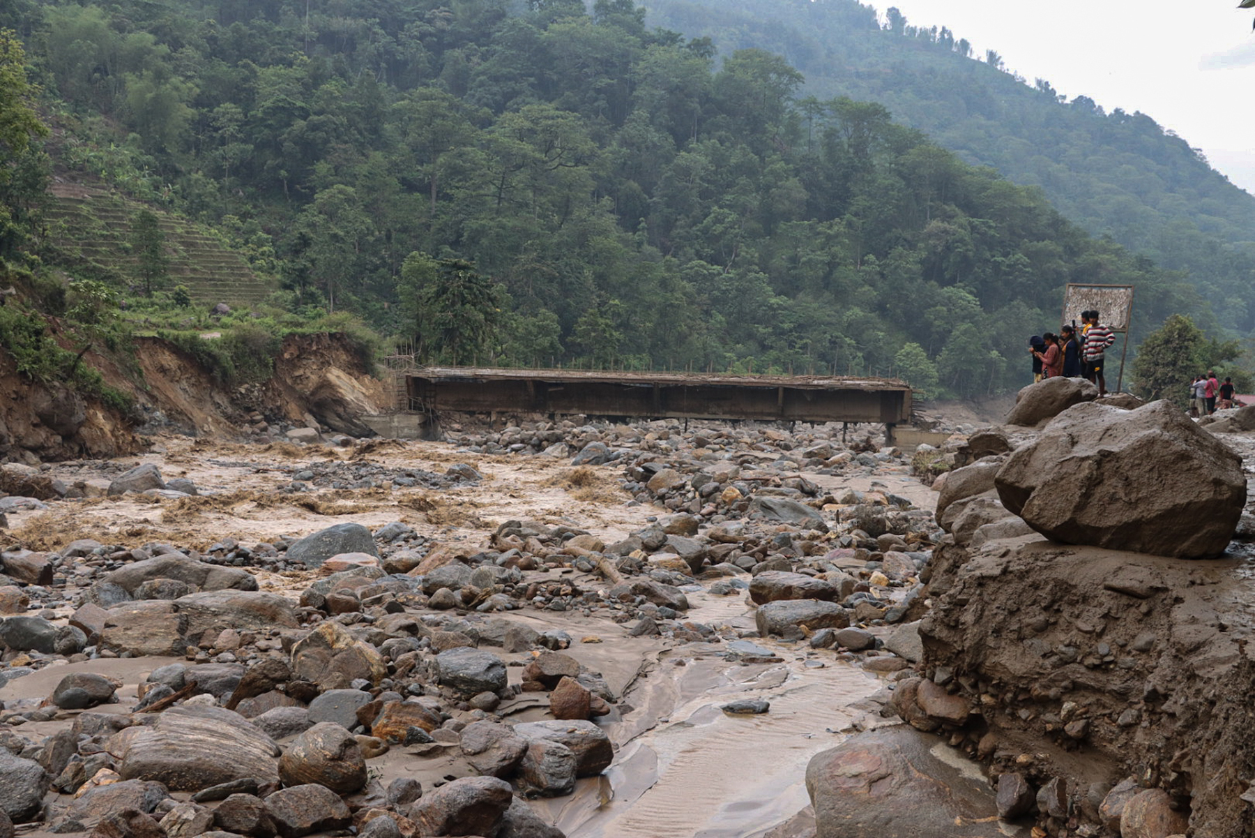 flood-sankhuwasabha31687061281.jpg