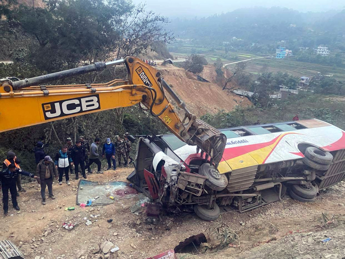 तनहुँमा बस दुर्घटना, २ जनाको मृत्यु