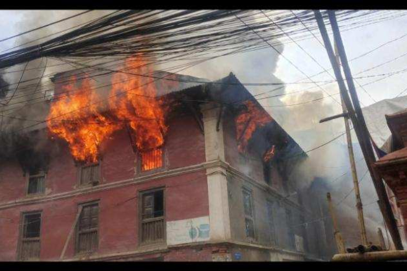ललितपुरको बंगलामुखी नजिकै आगलागी