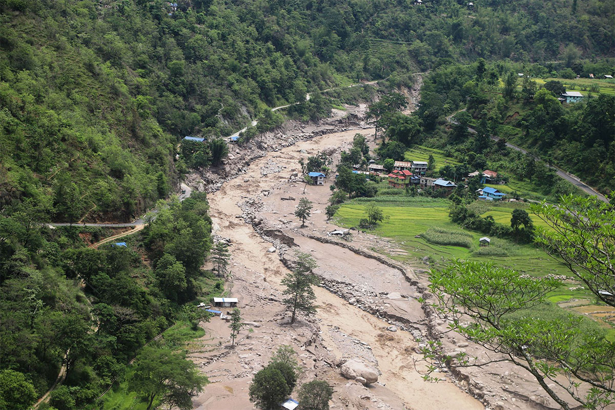 हेंवा खोलाले बहाव बदल्दा तटीय क्षेत्रमा जोखिम
