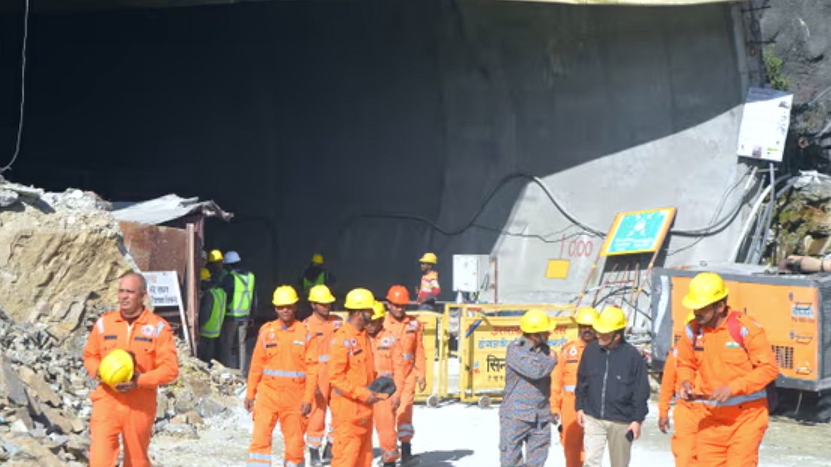 सुरुङमा फसेका कामदार मुक्त गर्न नयाँ सुरुङ बनाउने विचारमा भारत