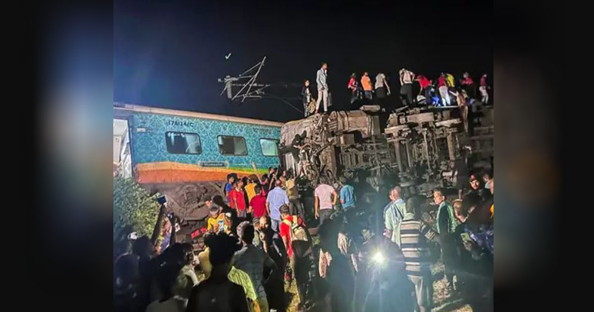 भारतको ओडिशामा रेल दुर्घटना हुँदा २ सय बढीको मृत्यु