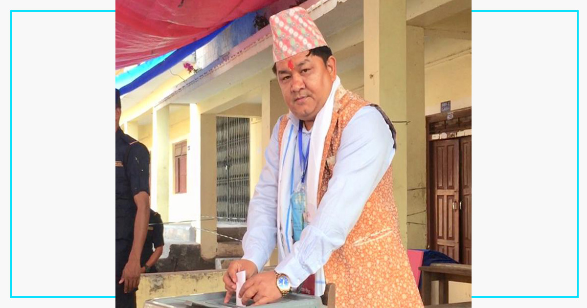 चितवन–२ का उम्मेदवार जीतनारायण श्रेष्ठले गरे मतदान