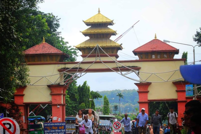 बङ्गलादेशबाट काँकडभिट्टा नाका हुँदै तीन सय ४० नेपाली विद्यार्थी स्वदेश फर्किए