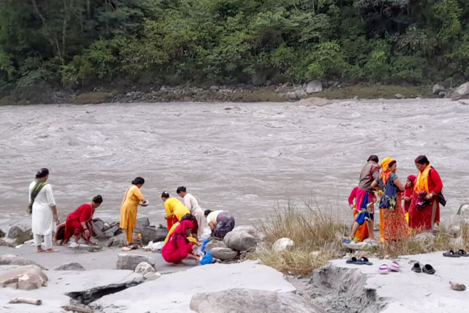 कालीगण्डकीमा स्नान गर्नेको घुइँचो