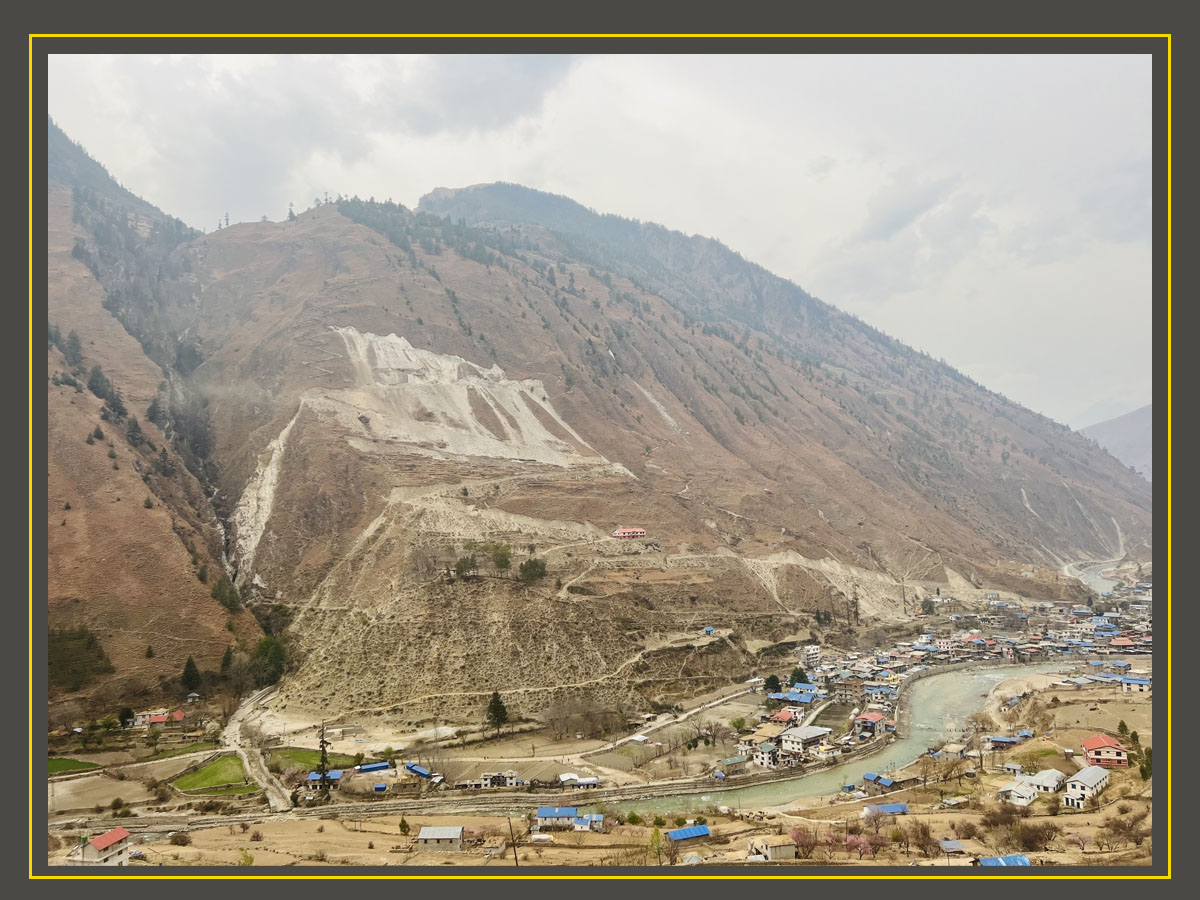 कर्णाली : बाटो नहुँदा बिरामीलाई सास्ती