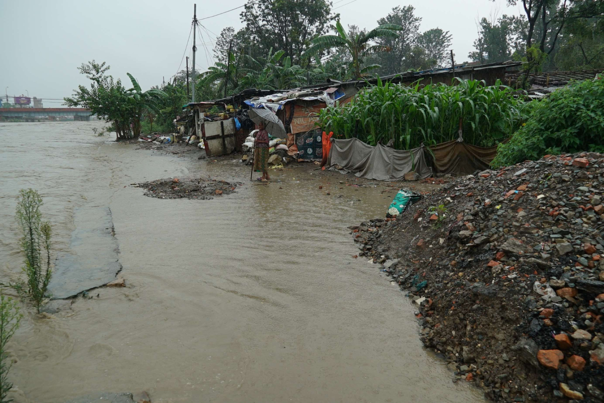 ललितपुरका विभिन्न स्थान डुबानमा, २४ जनाको उद्धार, कान्तिलोकपथ ठप्प