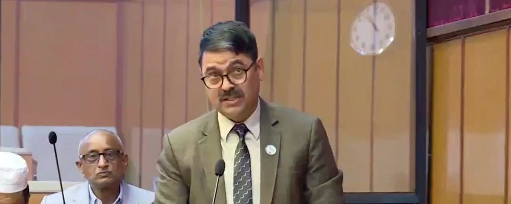 सभामुखको अधिकार कटौती गर्न हुन्न : खिमलाल देवकोटा